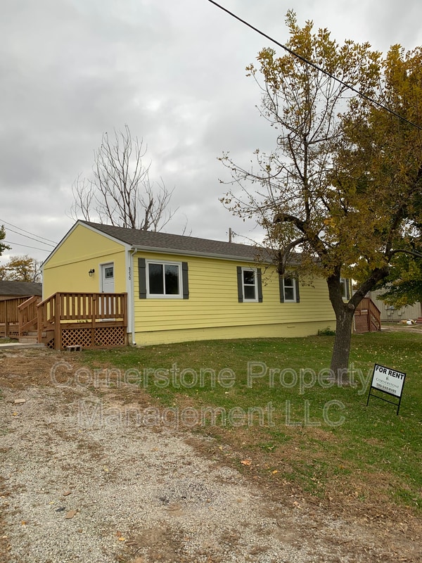 8230 Oak Dr, De Soto, KS 66018 Condo for Rent in De Soto, KS