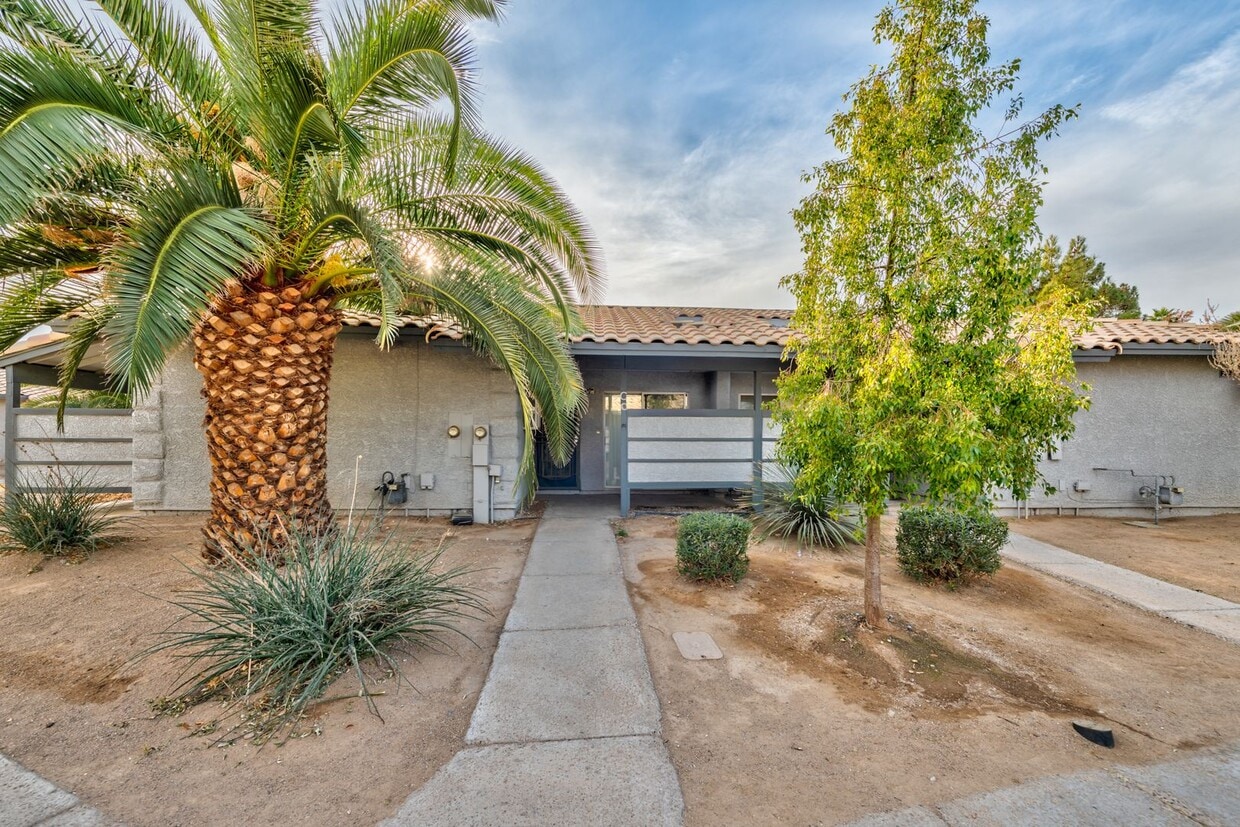 Foto principal - 221 N Lamb Blvd