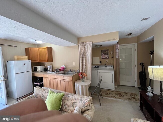 Foto del edificio - 6220 Hidden Canyon Rd