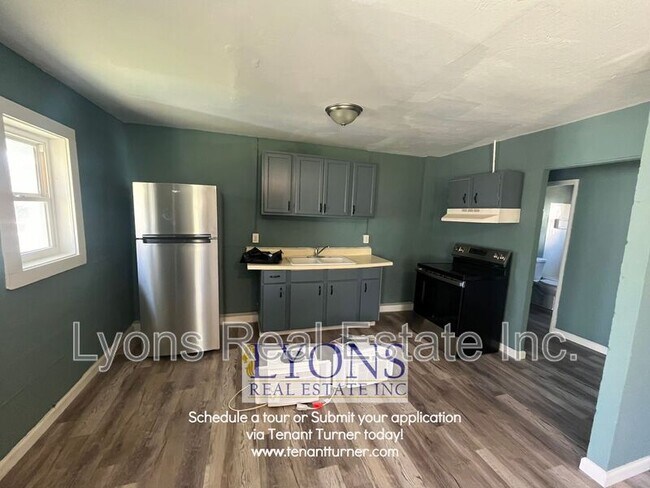 Foto del edificio - 917 Pineknot Rd