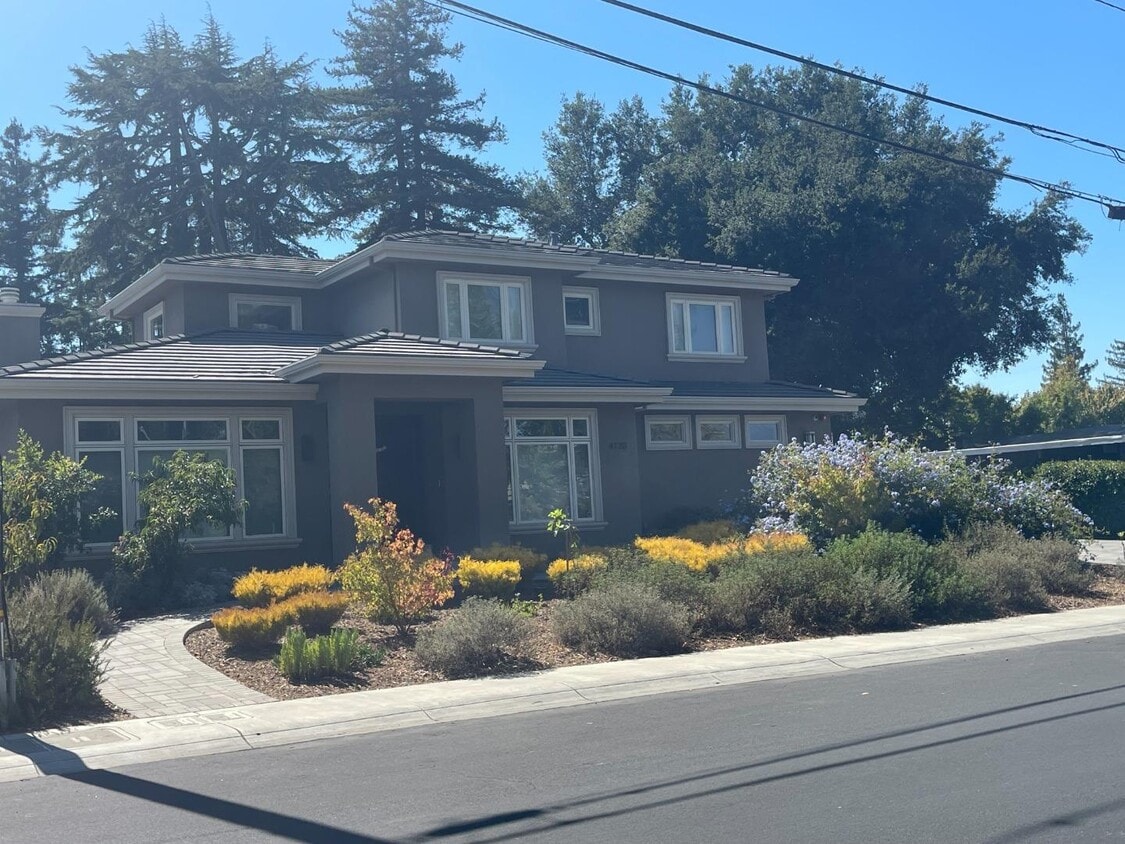 Primary Photo - 4170 Coulombe Dr