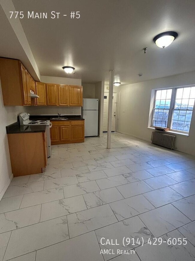 Foto del edificio - 775 Main St