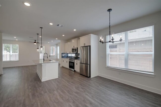 Foto del edificio - 2009 Iroquois Ln