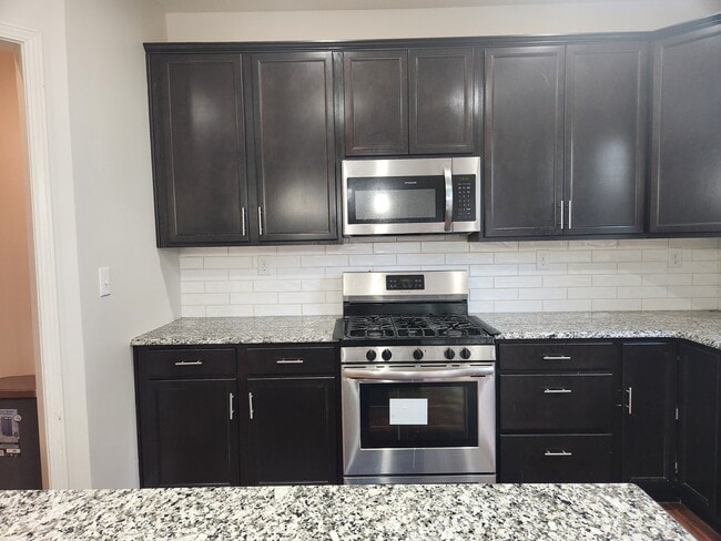 Building Photo - 16613 Rockcrest View Ln
