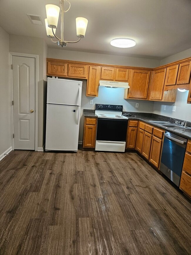 Building Photo - COMING SOON- MUST HAVE GOOD CREDIT!