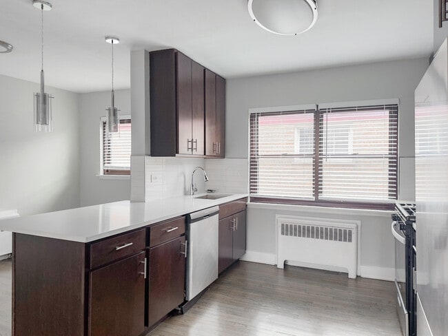 Building Photo - 551 Sheridan Square