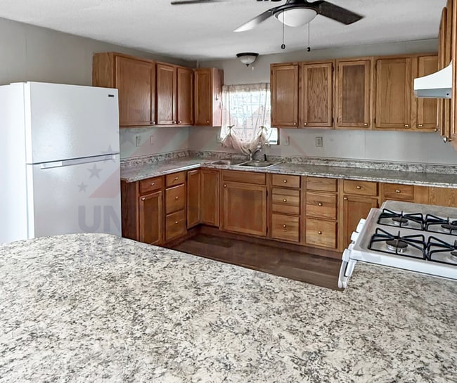 Foto del edificio - 3 bedroom 2 bathroom double wide for rent ...