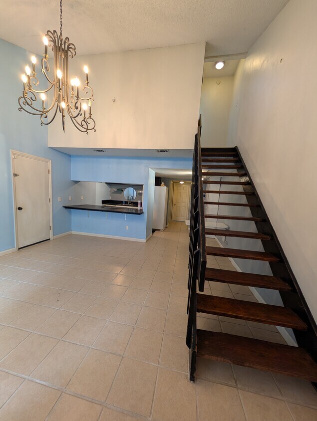 Main living room facing back of the house. - 2228 Sandpiper St