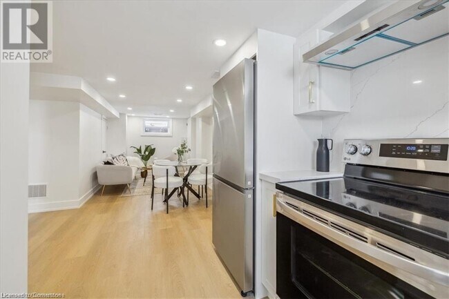 Photo du bâtiment - 98 E 37th St