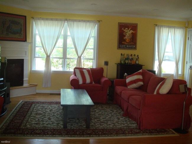 Building Photo - 3 br, 2.5 bath  - 39 Oak St Apt 3
