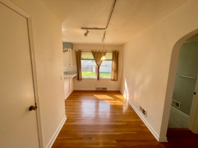 Foto del edificio - 778 4th Ave W