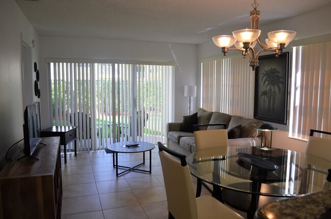 Foto del edificio - 10270  Courtside Lane B