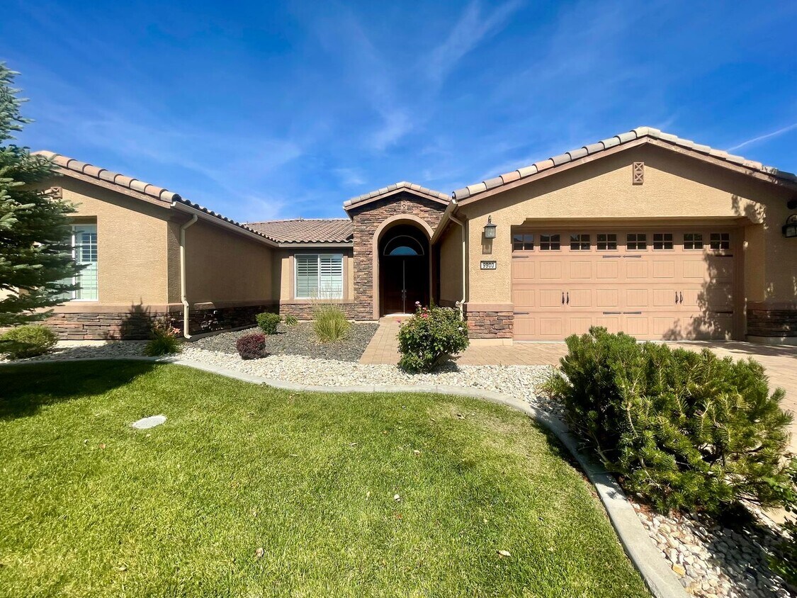 Foto principal - Stunning Single-Level Toll Bros. Home in G...