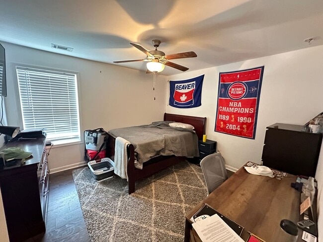 Building Photo - North Athens 5  BR Home - N Oconee Greenway Gem