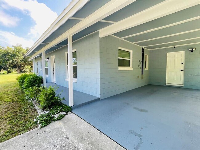 Building Photo - 460 N Pine Ave