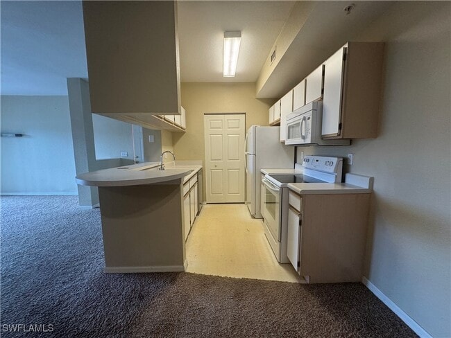 Building Photo - 6321 Aragon Way