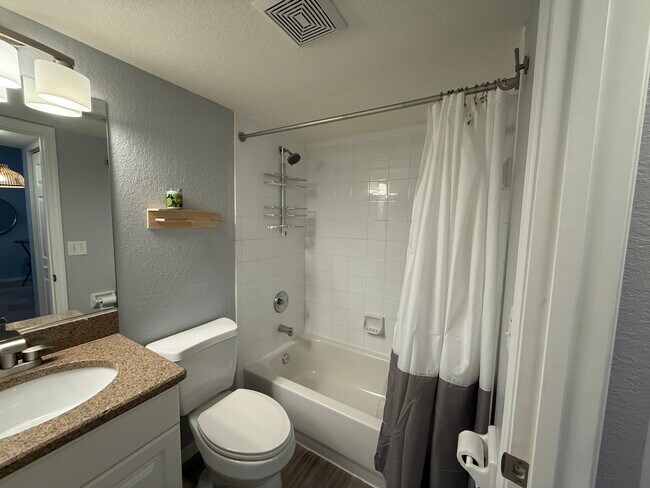 Foto del edificio - 8389 Wingate Dr