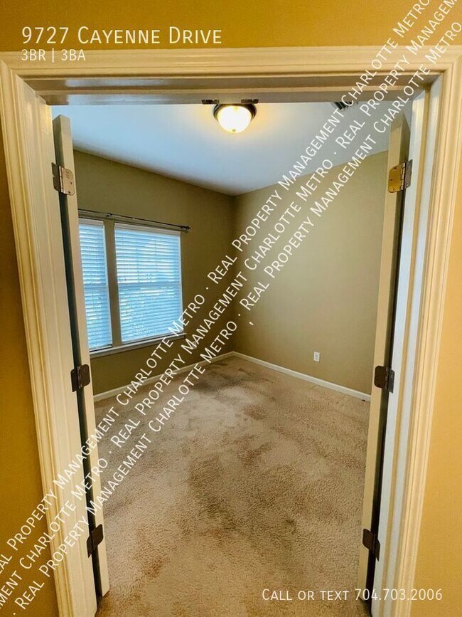 Foto del edificio - Spacious 3 bedroom, 2.5 bath Home Availabl...