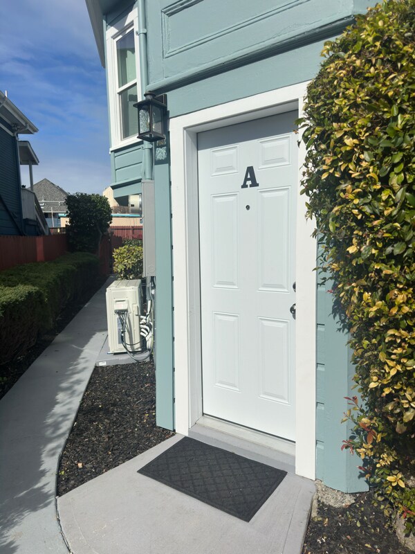 Building Photo - 2025 34th Ave