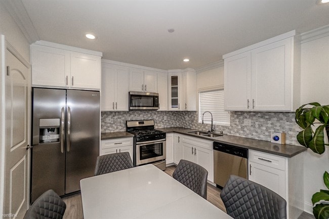 Foto del edificio - 3 br, 2 bath Duplex - 7207 South La Cieneg...