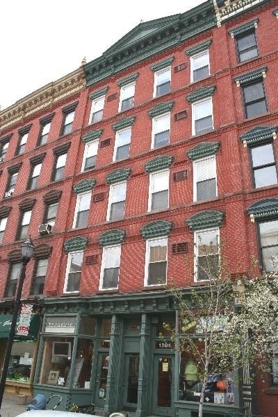 Building Photo - 1204 Washington St