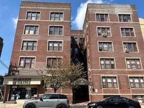 Building Photo - 6601 Broadway