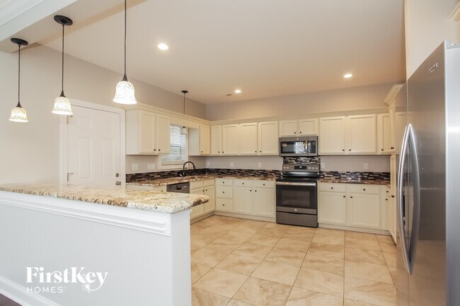 Building Photo - 7879 Smith Pond Dr