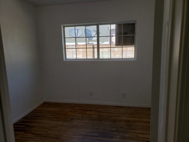 Foto del edificio - 12596 Debell St