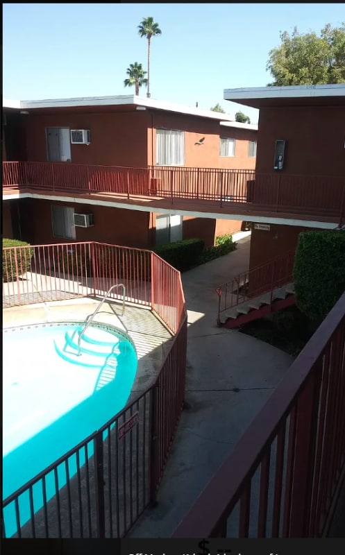 Foto del edificio - 8135 Langdon Ave