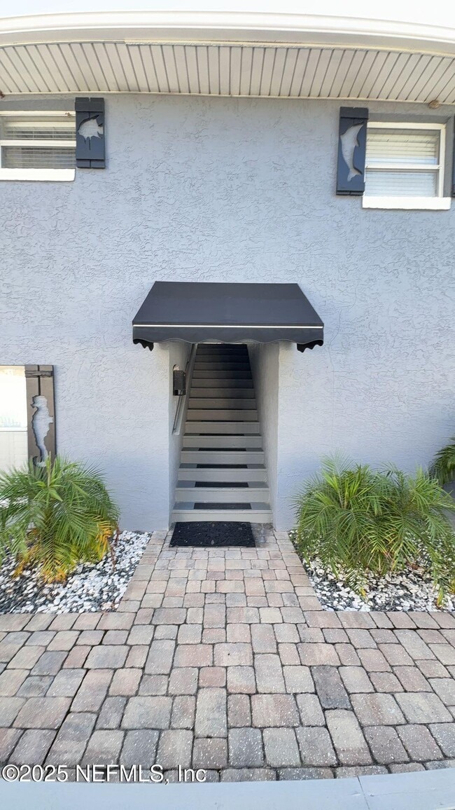 Building Photo - 108 S 5th St