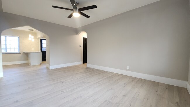 Foto del edificio - 4720 Donovan Ave