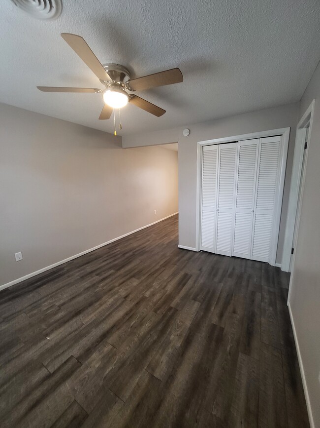 Living room - 1800 N 12th St