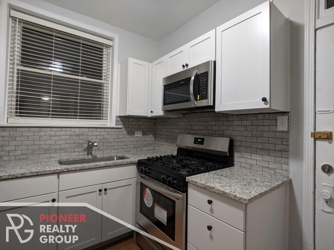 Foto del edificio - 3700 W Wrightwood Ave