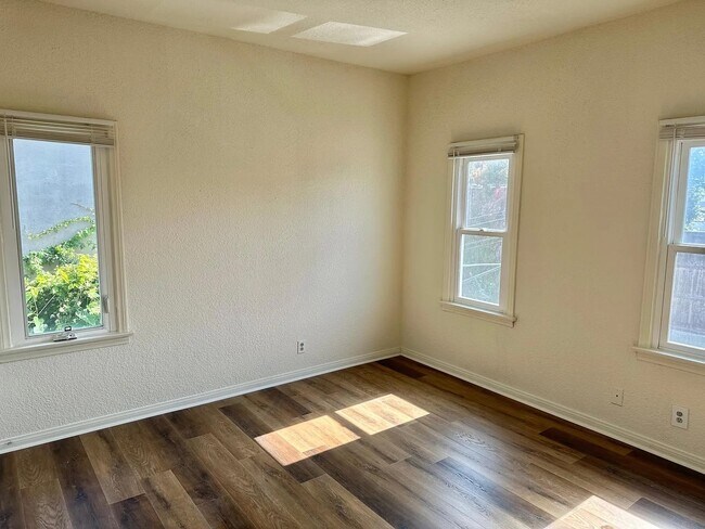 Dormitorio trasero - 630 N Spaulding Ave