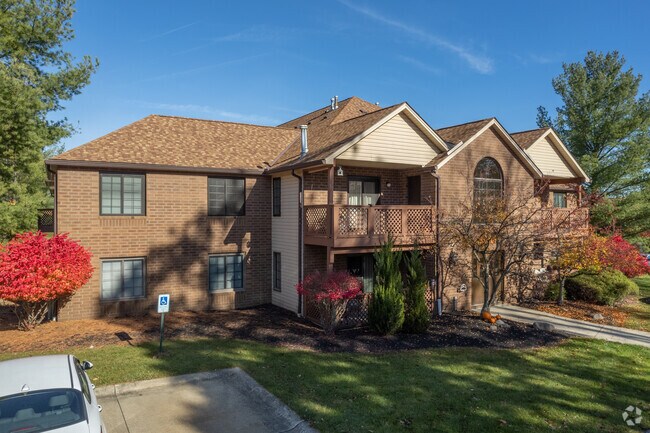 Foto del edificio - The Courts of Country Lakes Condominiums