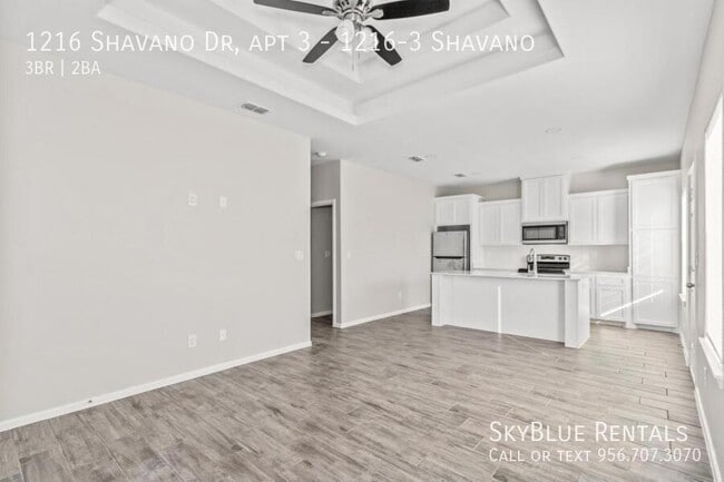 Building Photo - 1216 Shavano Dr