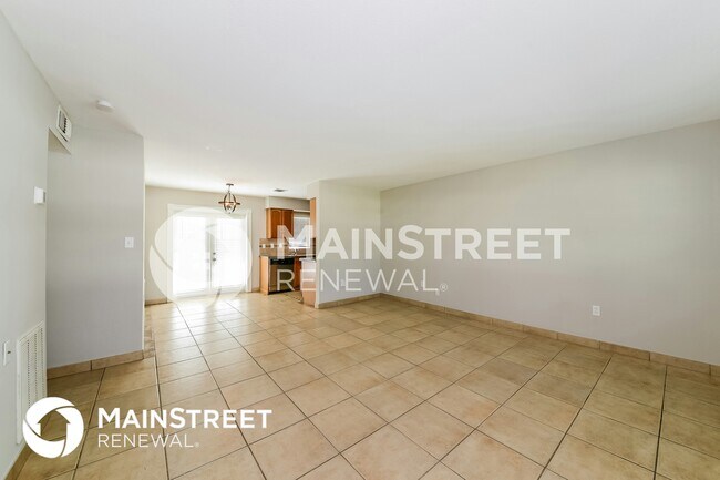 Building Photo - 2459 Stratford Dr