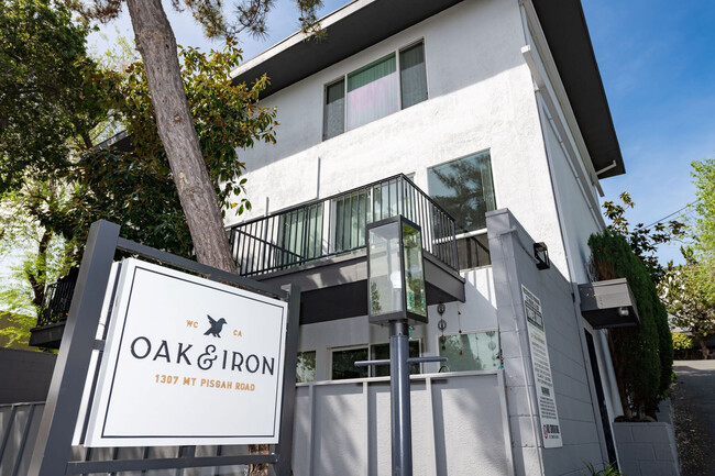 Foto del edificio - Oak & Iron