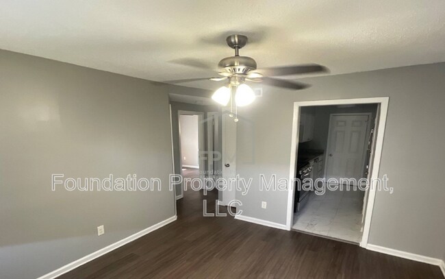 Building Photo - 267 Greenlaw Ave