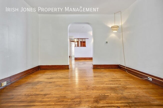 Foto del edificio - 24 Briggs Ave