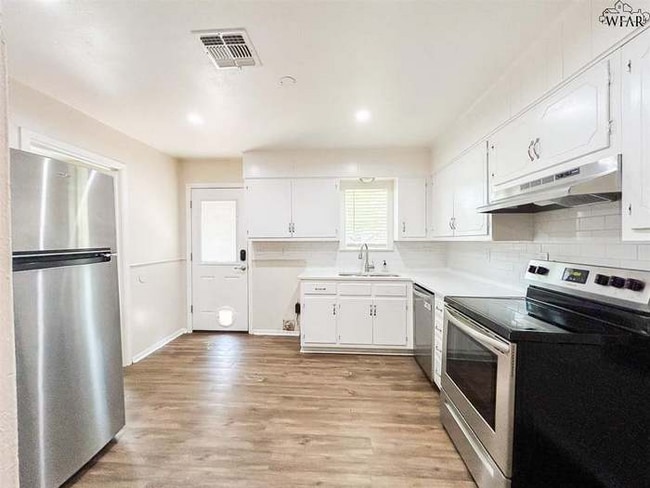 Building Photo - 1514 Christine Rd