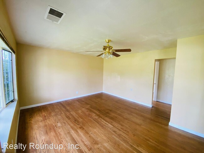 Foto del edificio - 2 br, 2.5 bath House - 9152 Locust St