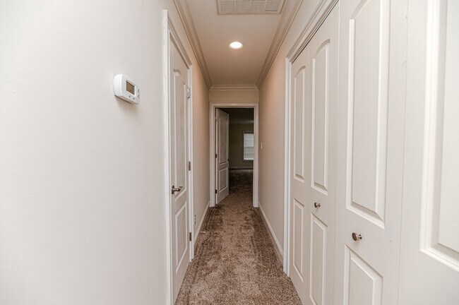 Foto del edificio - Perfectly Located 4-Bedroom Home Minutes from I-295, Hope Mills & Fort Bragg!