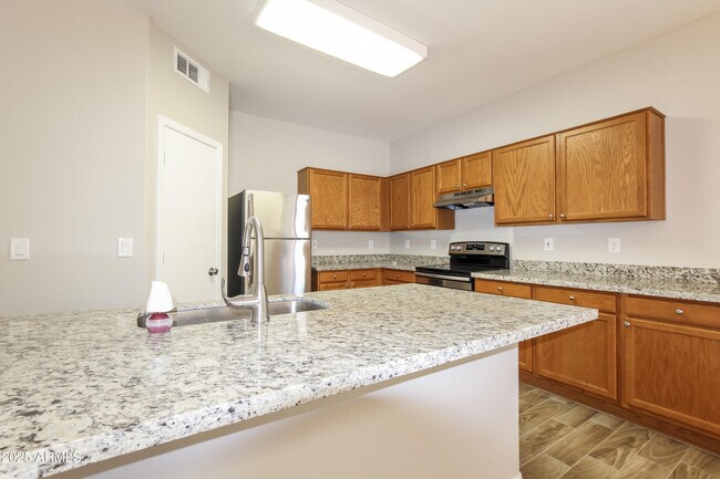 Foto del edificio - 12933 W Ash St