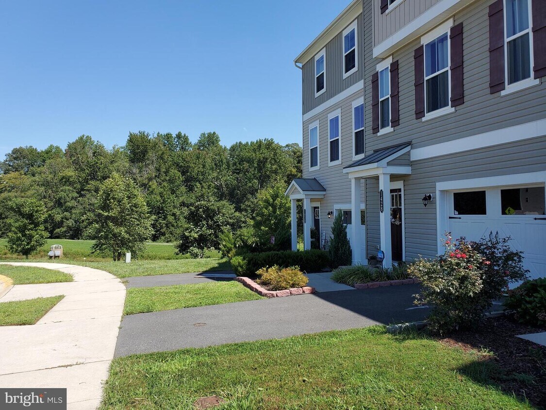 1426 Teagan Dr, Fredericksburg, VA 22408 Townhome Rentals in