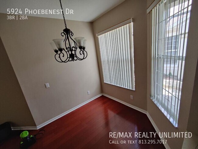 Foto del edificio - 5924 Phoebenest Dr