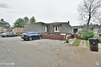 Building Photo - 9111 Woodpark Ln NW
