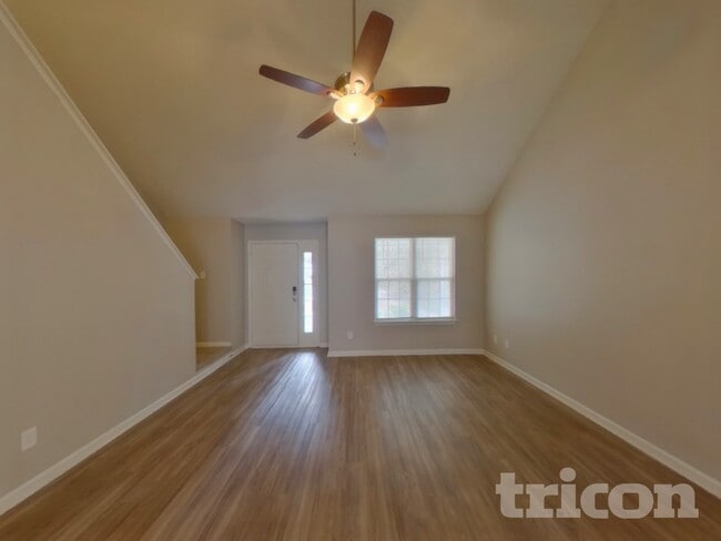 Foto del edificio - 1703 Mission Oaks St