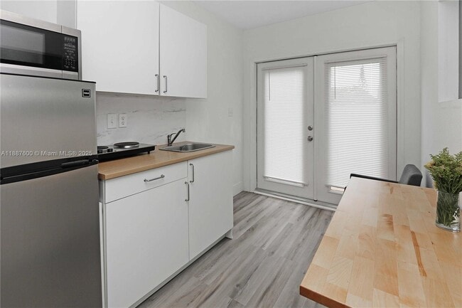 Building Photo - 2040 SW 80th Ct