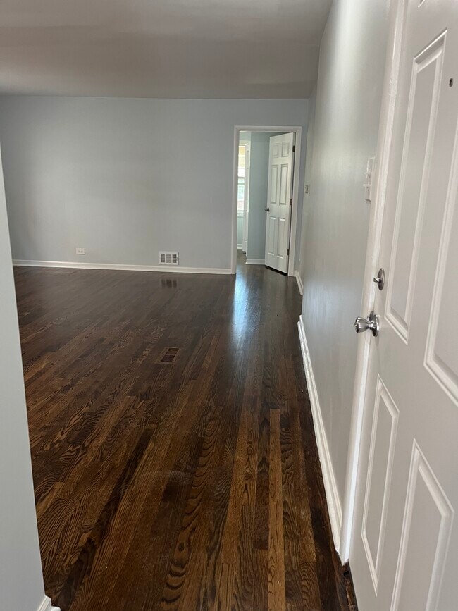 Sala de estar - 728 Dobson St